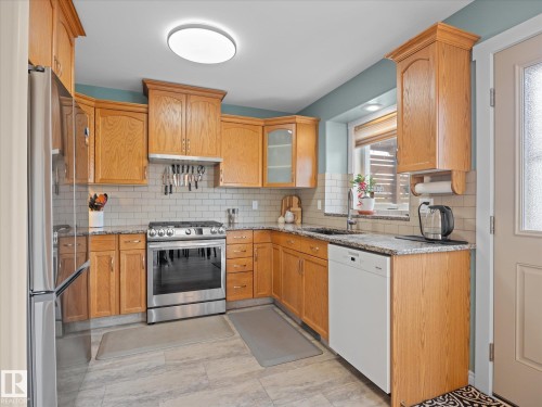 16948 116 Street Nw, Edmonton, AB - Indoor Photo Showing Kitchen