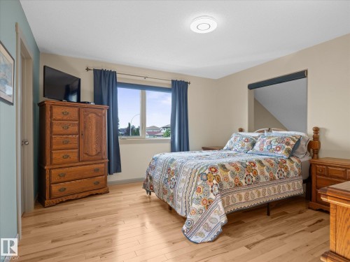 16948 116 Street Nw, Edmonton, AB - Indoor Photo Showing Bedroom