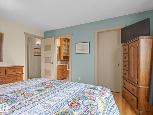 16948 116 Street Nw, Edmonton, AB - Indoor Photo Showing Bedroom