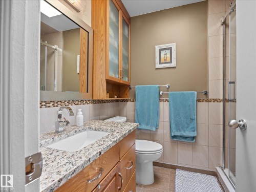 16948 116 Street Nw, Edmonton, AB - Indoor Photo Showing Bathroom