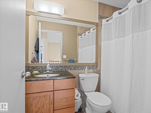 16948 116 Street Nw, Edmonton, AB - Indoor Photo Showing Bathroom