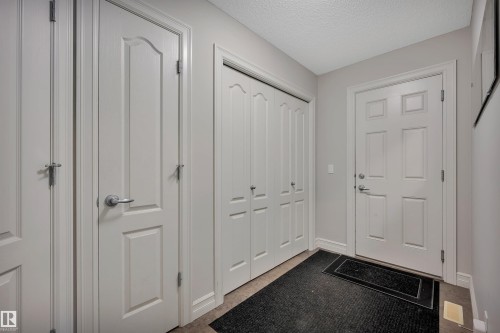 1740 59 Street Sw, Edmonton, AB - Indoor Photo Showing Other Room