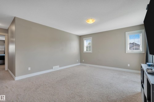 1740 59 Street Sw, Edmonton, AB - Indoor Photo Showing Other Room