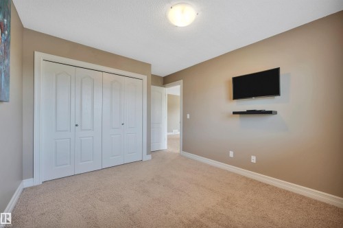 1740 59 Street Sw, Edmonton, AB - Indoor Photo Showing Other Room
