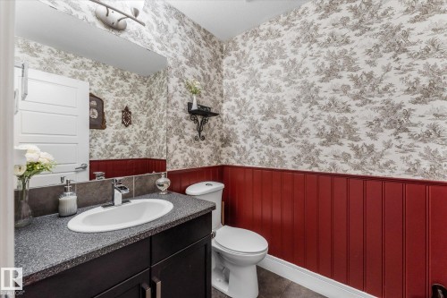 18 Rockwell Close, Fort Saskatchewan, AB - Indoor Photo Showing Bathroom