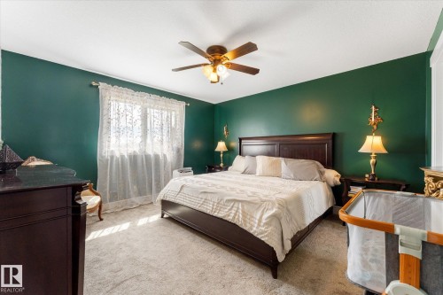 18 Rockwell Close, Fort Saskatchewan, AB - Indoor Photo Showing Bedroom