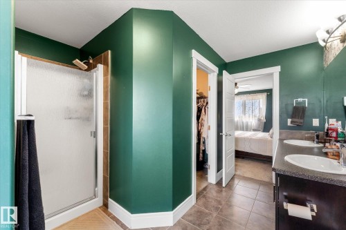 18 Rockwell Close, Fort Saskatchewan, AB - Indoor Photo Showing Bathroom