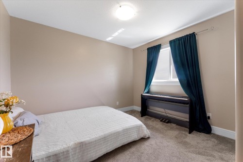 18 Rockwell Close, Fort Saskatchewan, AB - Indoor Photo Showing Bedroom