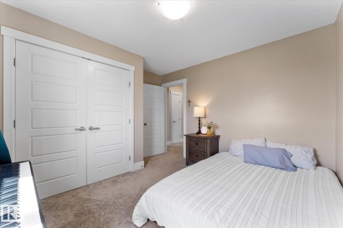 18 Rockwell Close, Fort Saskatchewan, AB - Indoor Photo Showing Bedroom