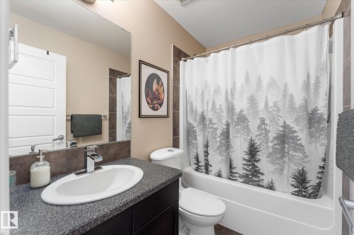 18 Rockwell Close, Fort Saskatchewan, AB - Indoor Photo Showing Bathroom