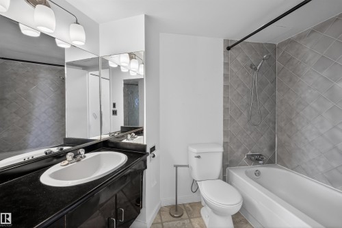 10045 117 Street Nw, Edmonton, AB - Indoor Photo Showing Bathroom