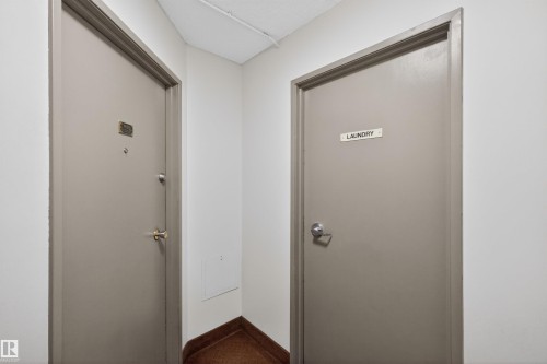 10045 117 Street Nw, Edmonton, AB - Indoor Photo Showing Other Room