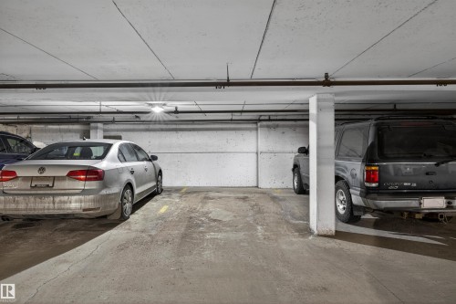 10045 117 Street Nw, Edmonton, AB - Indoor Photo Showing Garage