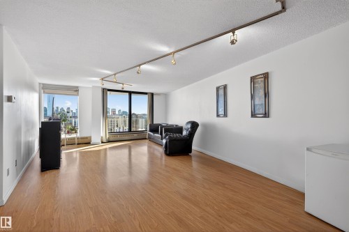 10045 117 Street Nw, Edmonton, AB - Indoor Photo Showing Other Room