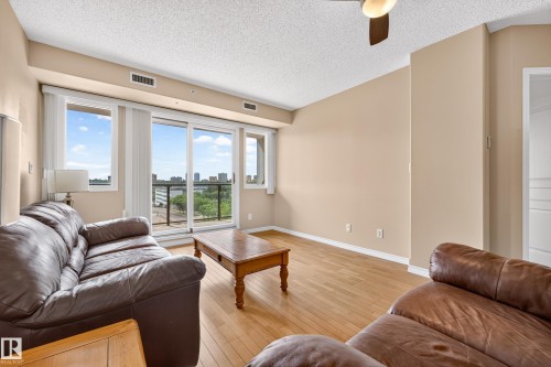 #703 9707 106 St Nw, Edmonton, AB - Indoor Photo Showing Living Room
