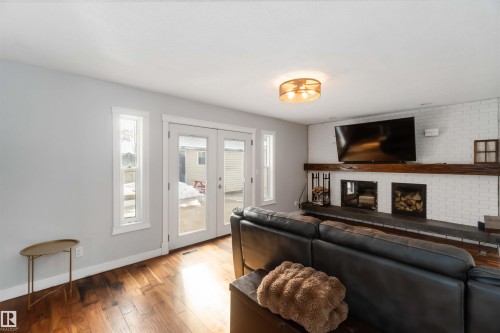 6 Garraway Pl, St. Albert, AB - Indoor Photo Showing Living Room With Fireplace