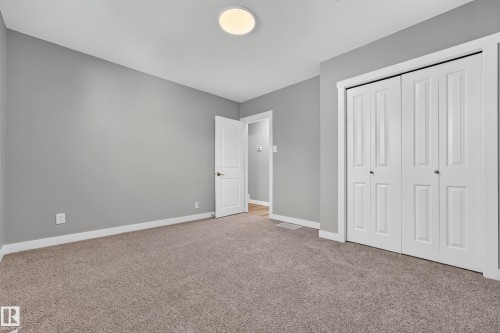 6016 92 Avenue Nw, Edmonton, AB - Indoor Photo Showing Other Room