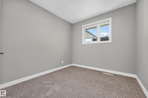 6016 92 Avenue Nw, Edmonton, AB - Indoor Photo Showing Other Room
