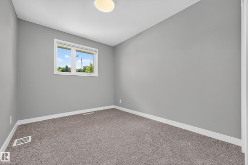 6016 92 Avenue Nw, Edmonton, AB - Indoor Photo Showing Other Room
