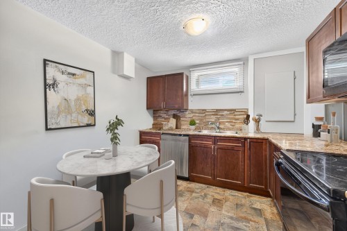 6016 92 Avenue Nw, Edmonton, AB - Indoor
