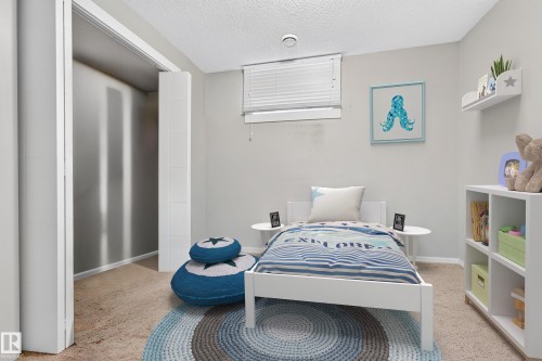 6016 92 Avenue Nw, Edmonton, AB - Indoor Photo Showing Bedroom