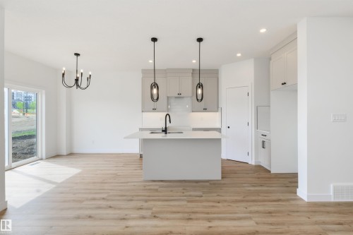 1309 Hawks Ridge Link Nw, Edmonton, AB - Indoor Photo Showing Kitchen