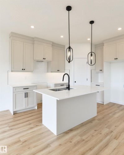 1309 Hawks Ridge Link Nw, Edmonton, AB - Indoor Photo Showing Kitchen