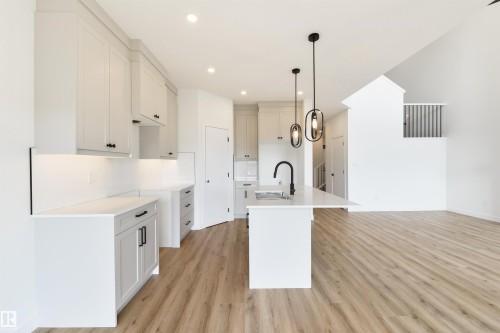 1309 Hawks Ridge Link Nw, Edmonton, AB - Indoor Photo Showing Kitchen With Upgraded Kitchen