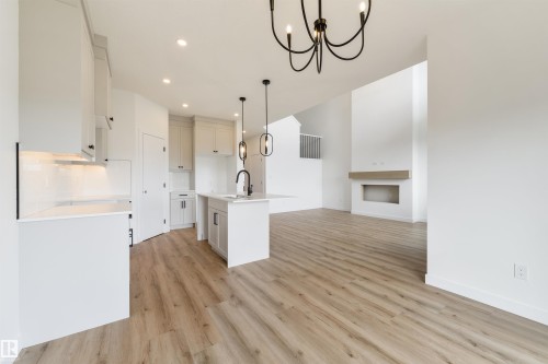 1309 Hawks Ridge Link Nw, Edmonton, AB - Indoor Photo Showing Kitchen