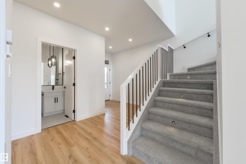 1309 Hawks Ridge Link Nw, Edmonton, AB - Indoor Photo Showing Other Room