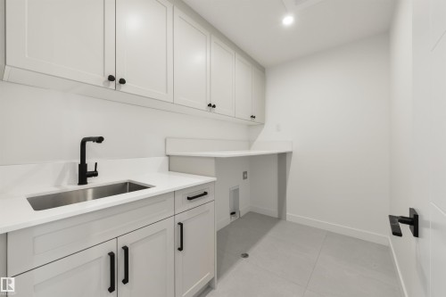 1309 Hawks Ridge Link Nw, Edmonton, AB - Indoor Photo Showing Other Room