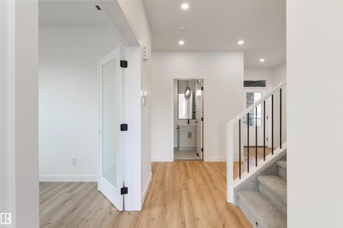 1309 Hawks Ridge Link Nw, Edmonton, AB - Indoor Photo Showing Other Room
