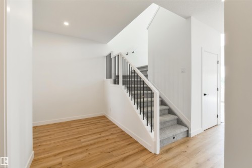 1309 Hawks Ridge Link Nw, Edmonton, AB - Indoor Photo Showing Other Room