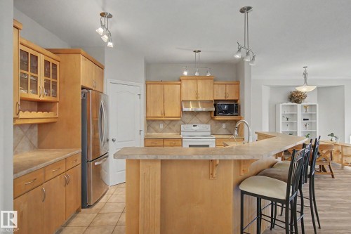 5111 Terwillegar Boulevard Nw, Edmonton, AB - Indoor Photo Showing Kitchen