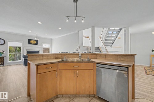 5111 Terwillegar Boulevard Nw, Edmonton, AB - Indoor Photo Showing Kitchen With Double Sink