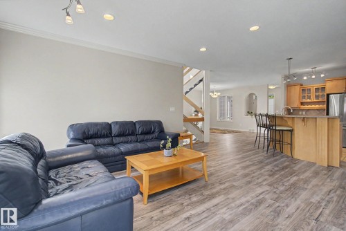 5111 Terwillegar Boulevard Nw, Edmonton, AB - Indoor Photo Showing Living Room
