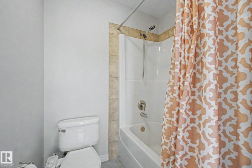 5111 Terwillegar Boulevard Nw, Edmonton, AB - Indoor Photo Showing Bathroom