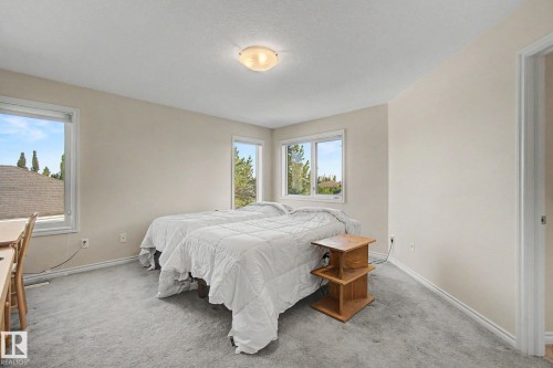 5111 Terwillegar Boulevard Nw, Edmonton, AB - Indoor Photo Showing Bedroom