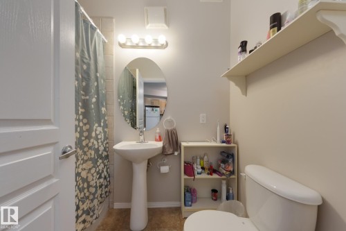 #162 4823 104A St Nw, Edmonton, AB - Indoor Photo Showing Bathroom