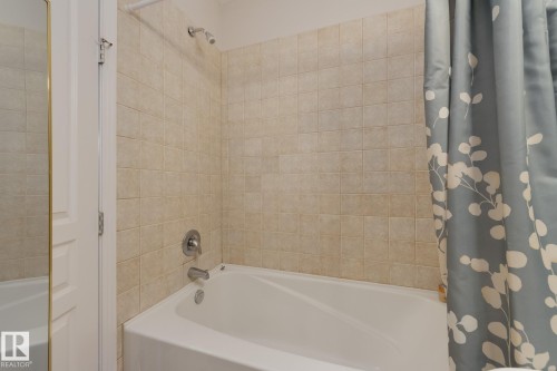 #162 4823 104A St Nw, Edmonton, AB - Indoor Photo Showing Bathroom