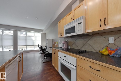 #162 4823 104A St Nw, Edmonton, AB - Indoor Photo Showing Kitchen