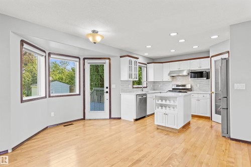 6 Oakridge Dr, St. Albert, AB - Indoor Photo Showing Kitchen