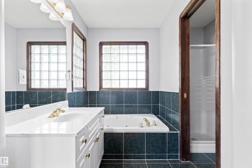 6 Oakridge Dr, St. Albert, AB - Indoor Photo Showing Bathroom