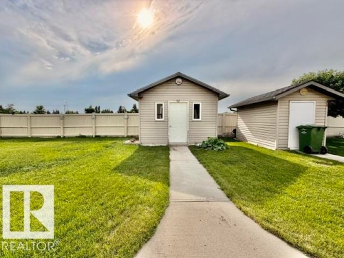 18 Nordal Close, Wetaskiwin, AB - Outdoor