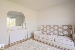 Light-toned wall finishes - 