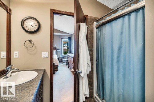 48 Lamplight Drive, Spruce Grove, AB - Indoor Photo Showing Bathroom