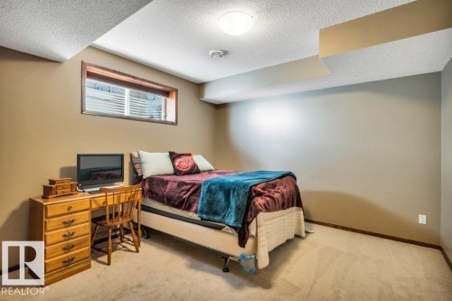 48 Lamplight Drive, Spruce Grove, AB - Indoor Photo Showing Bedroom