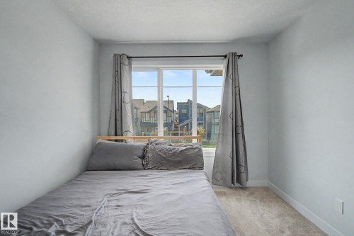 1926 Kroetsch Crescent Sw, Edmonton, AB - Indoor Photo Showing Bedroom
