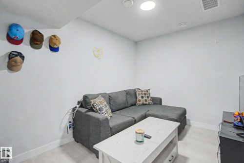 1926 Kroetsch Crescent Sw, Edmonton, AB - Indoor