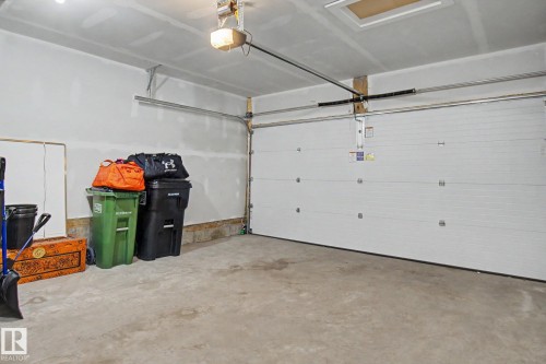 1926 Kroetsch Crescent Sw, Edmonton, AB - Indoor Photo Showing Garage